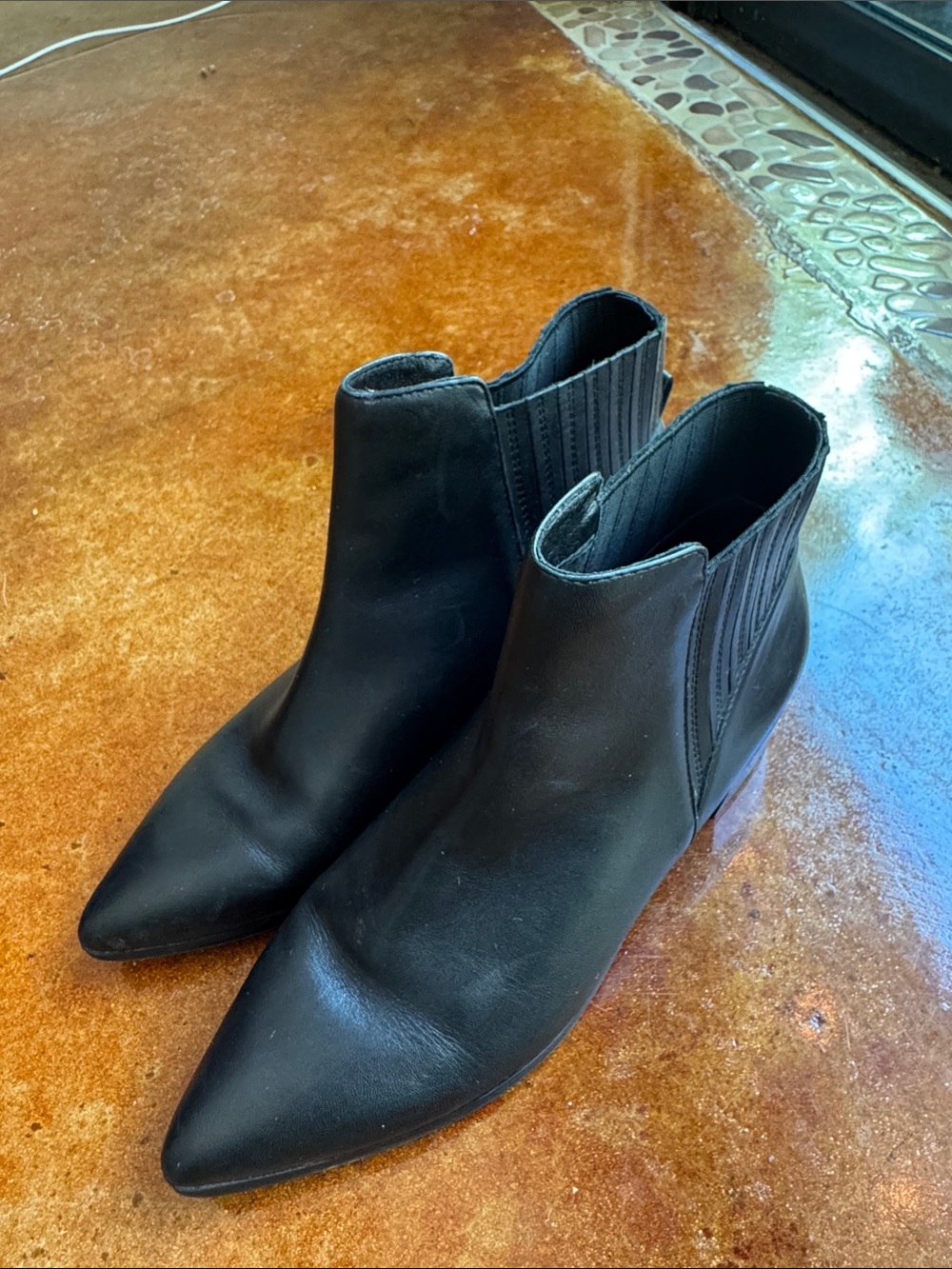 Halogen Black Pointed Toe Chelsea Ankle Boots.